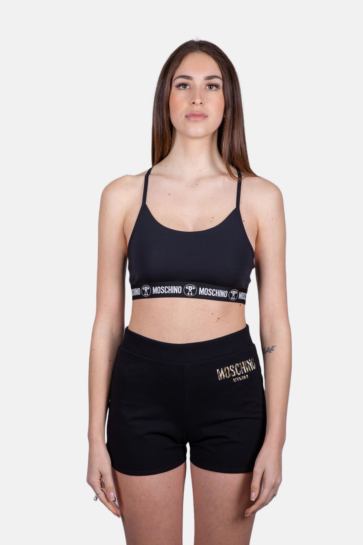Shorts Moschino A67079417