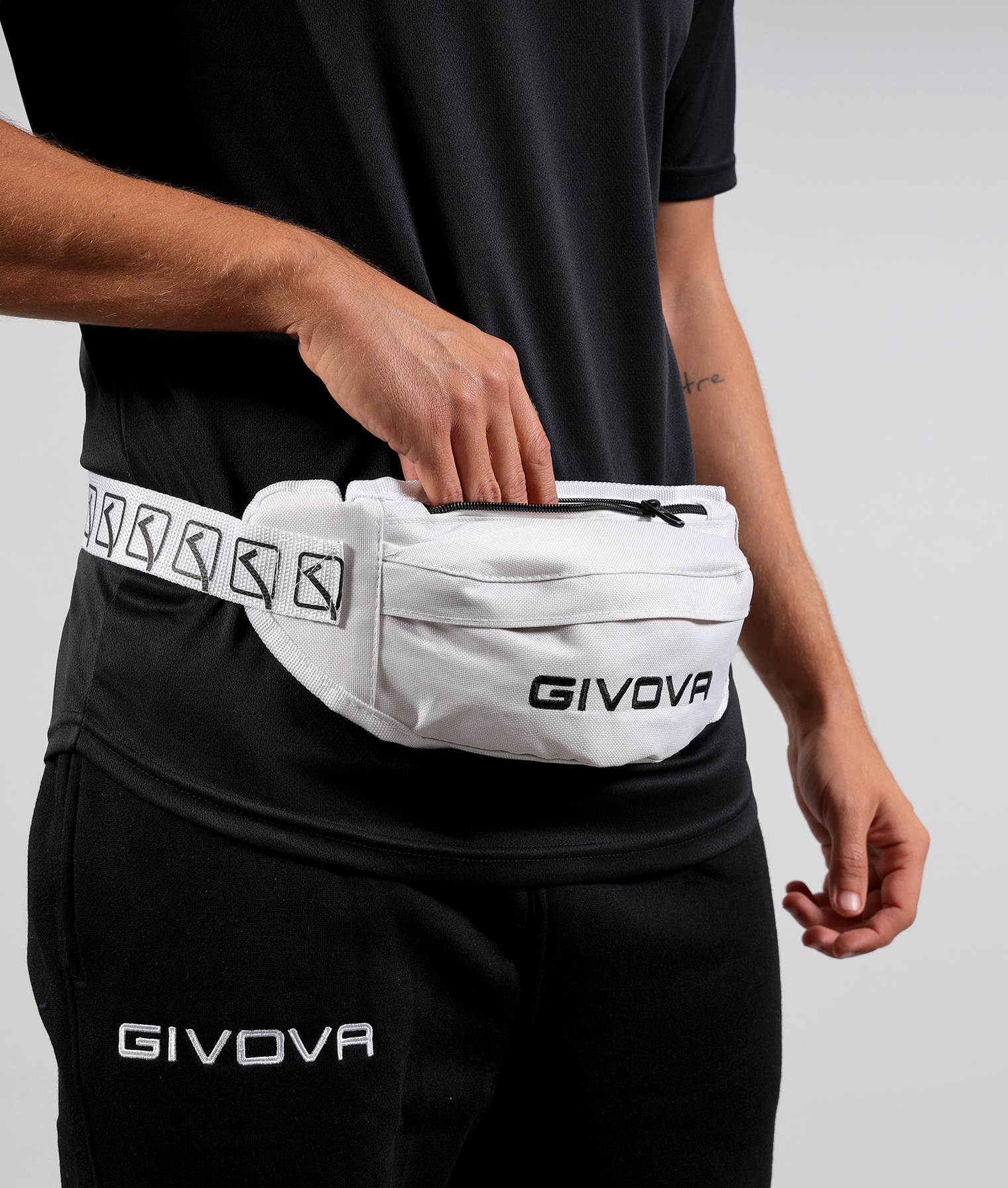 MARSUPIO BANDA GIVOVA B051-0003 Altezza: 13cm – Larghezza: 40cm – Profondità: 12cm